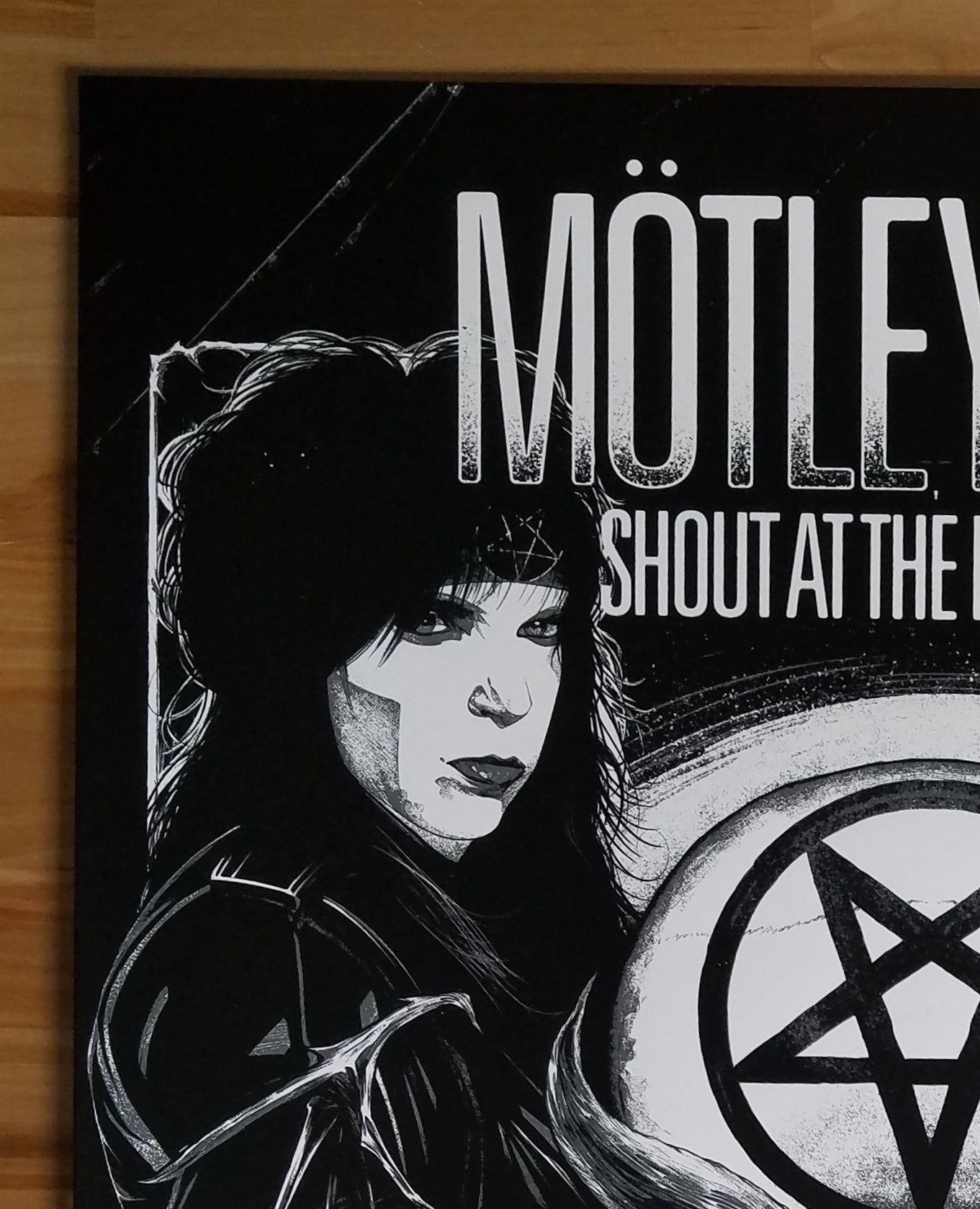 Title: MÖTLEY CRÜE NEW YORK CITY 1983 BY WILDNER LIMA (MAIN EDITION) Poster Poster artist: Wildner Lima Edition: xx/200 Type: Screen Print Size: 18" x 24" Location: New York City Venue: Limelight Notes: Officially Licensed by Mötley Crüe. Printed on French White.  Holographic sticker on back of print for authenticity.  Please allow up to 8 weeks for shipment of item(s)
