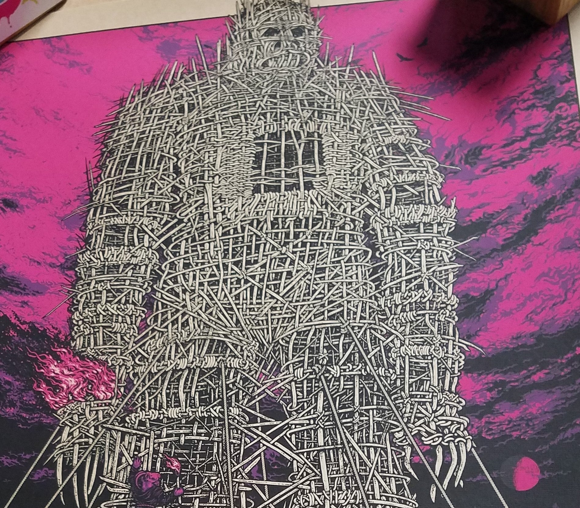 Title:  Official Pearl Jam London 2022 - Woodchip Variant  Artist:  Ames Bros  Edition:  Woodchip Variant Edition xx/85, signed and numbered  Type: 3 Color silkscreen poster on chipboard paper  Size: 18" x 24"  Venue:  Hyde Park  Location:  London, UK