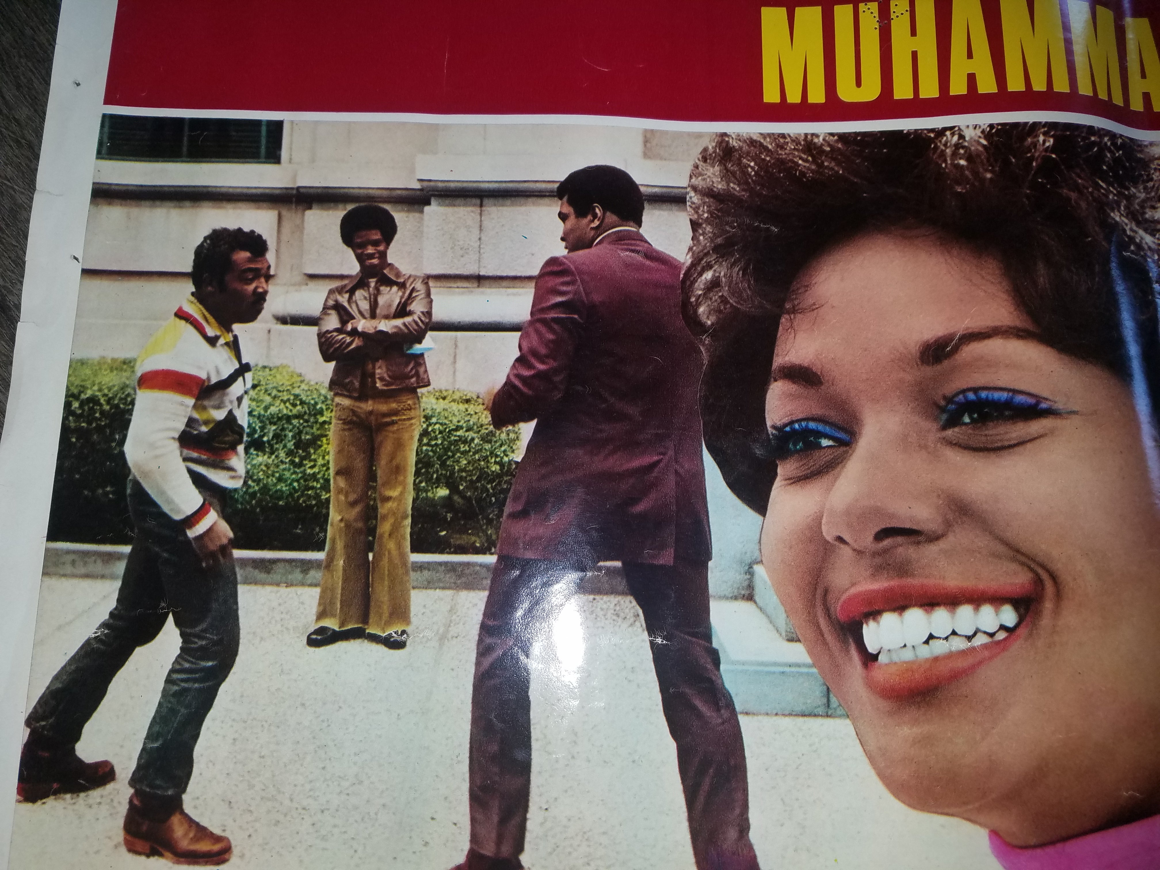 Title:  FOTOBUSTA IO SONO IL PIù GRANDE MUHAMMAD ALI PUGILATO 1977 (I Am The Greatest)  Edition:  Muhammad Ali Movie Poster  Notes:  OK Condition and ready to ship