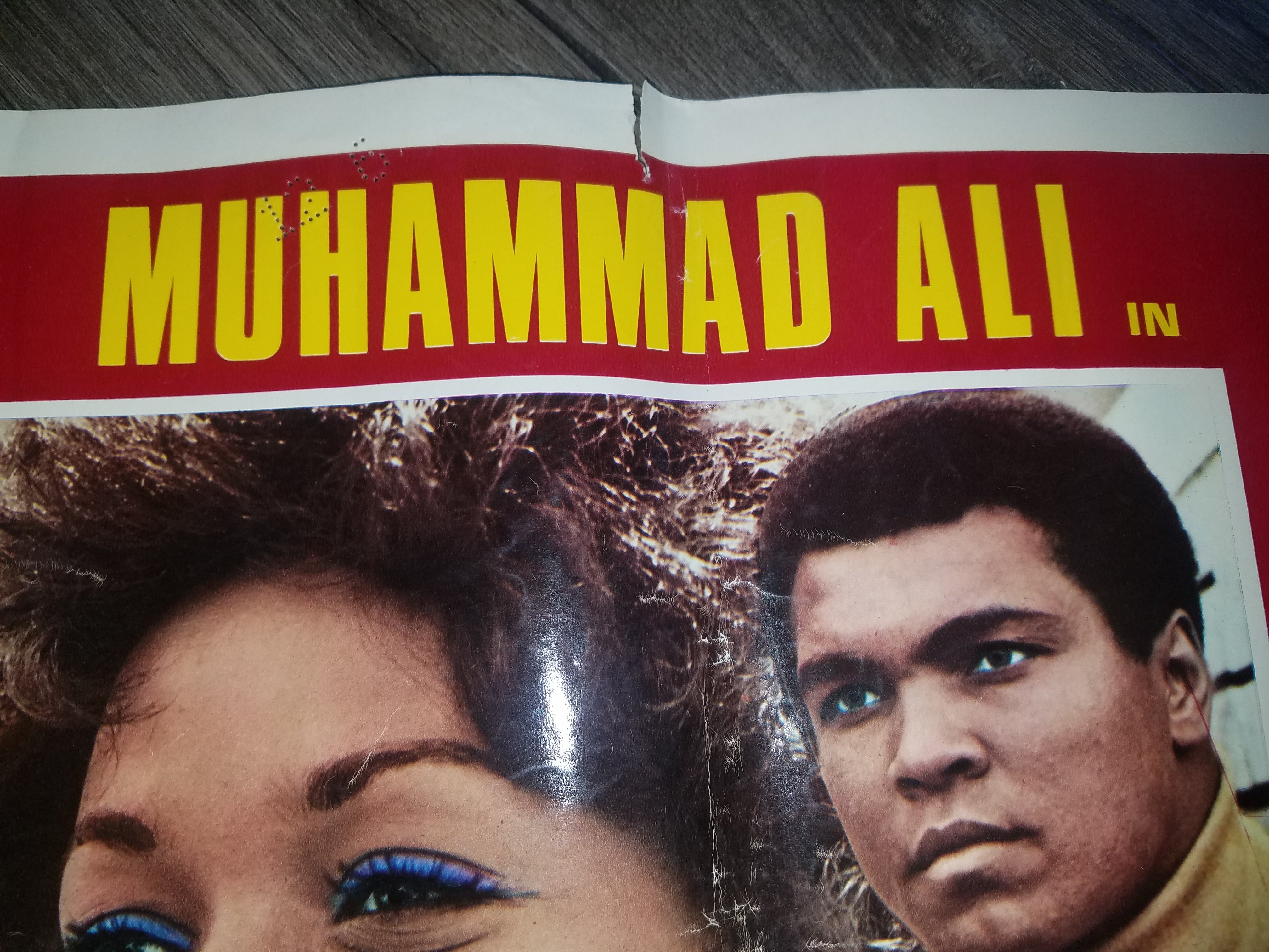 Title:  FOTOBUSTA IO SONO IL PIù GRANDE MUHAMMAD ALI PUGILATO 1977 (I Am The Greatest)  Edition:  Muhammad Ali Movie Poster  Notes:  OK Condition and ready to ship