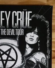 Title: MÖTLEY CRÜE NEW YORK CITY 1983 BY WILDNER LIMA (MAIN EDITION) Poster Poster artist: Wildner Lima Edition: xx/200 Type: Screen Print Size: 18" x 24" Location: New York City Venue: Limelight Notes: Officially Licensed by Mötley Crüe. Printed on French White.  Holographic sticker on back of print for authenticity.  Please allow up to 8 weeks for shipment of item(s)
