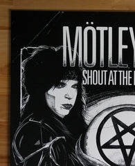 Title: MÖTLEY CRÜE NEW YORK CITY 1983 BY WILDNER LIMA (MAIN EDITION) Poster Poster artist: Wildner Lima Edition: xx/200 Type: Screen Print Size: 18" x 24" Location: New York City Venue: Limelight Notes: Officially Licensed by Mötley Crüe. Printed on French White.  Holographic sticker on back of print for authenticity.  Please allow up to 8 weeks for shipment of item(s)
