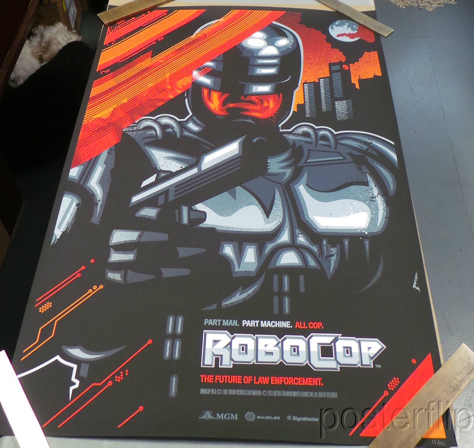 Title:  "Robocop"  Artist:  James White  Edition:  xx/165  Type:  Screen print poster  Size: 36" x 24"  Notes:  Released by Skuzzles in 2015, hand numbered.  Print is stored flat in very good condition. Following purchase, prints are rolled in archival paper and shipped with bubble wrap in sturdy cardboard tubes.  Check out our other listings for more hard-to-find and out-of-print posters.